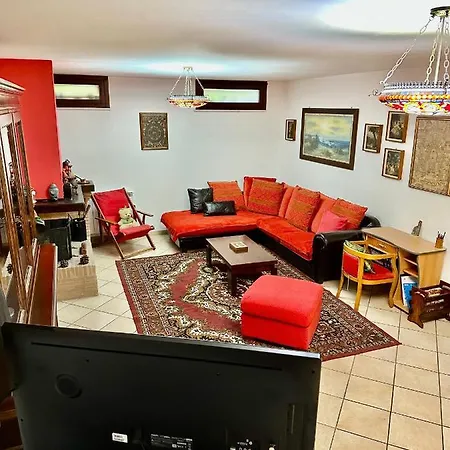 شقة Kida لاديسْبولِ